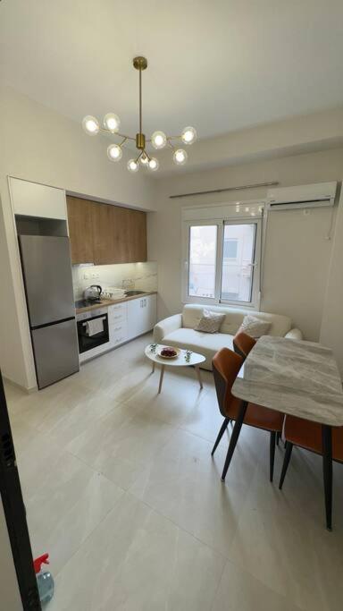 New Center Apartment Near Metro Athene Buitenkant foto