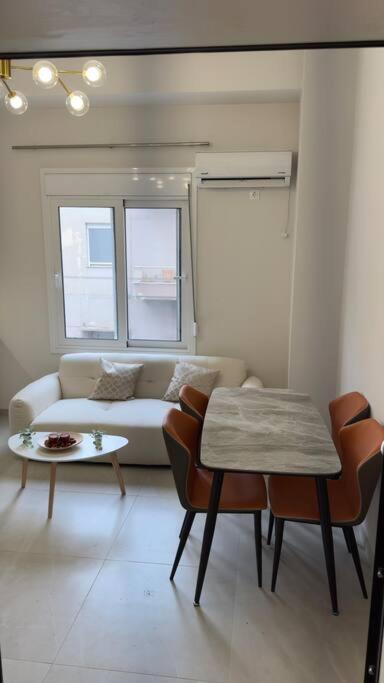 New Center Apartment Near Metro Athene Buitenkant foto