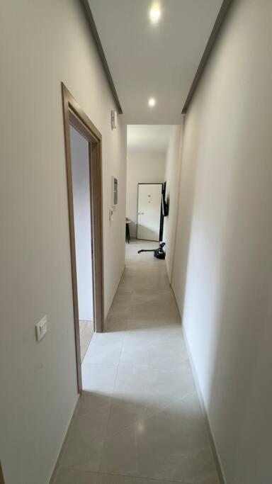 New Center Apartment Near Metro Athene Buitenkant foto
