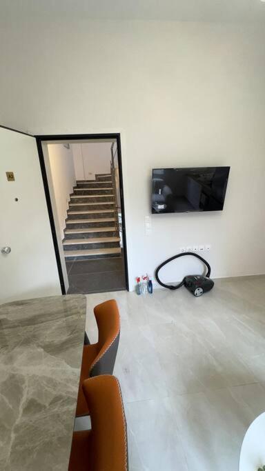 New Center Apartment Near Metro Athene Buitenkant foto