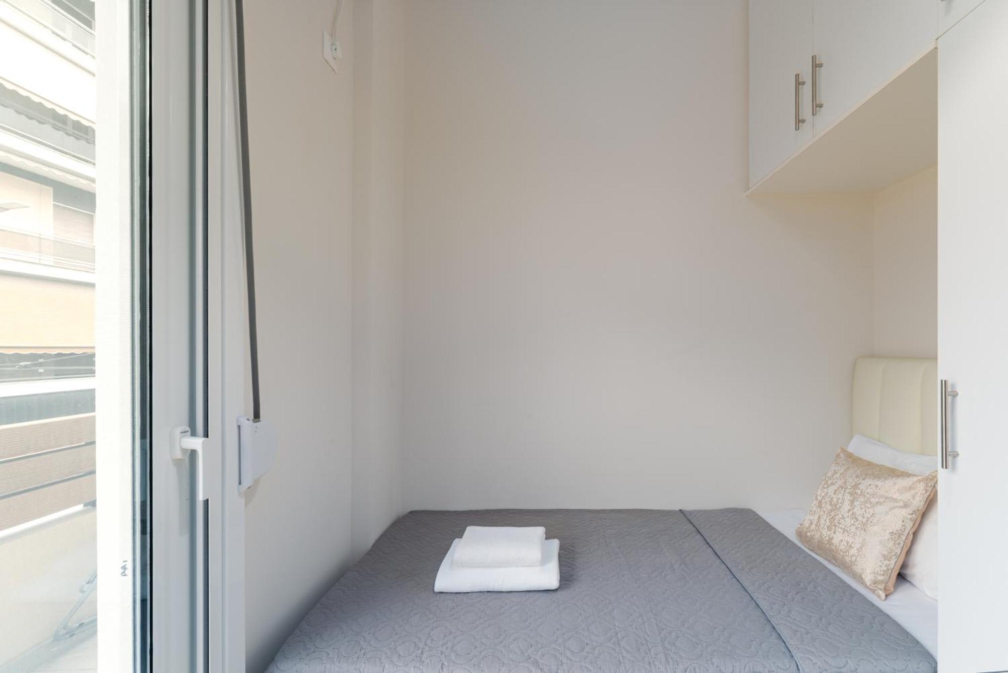 New Center Apartment Near Metro Athene Buitenkant foto